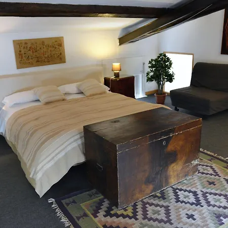 Apartament Coronari *